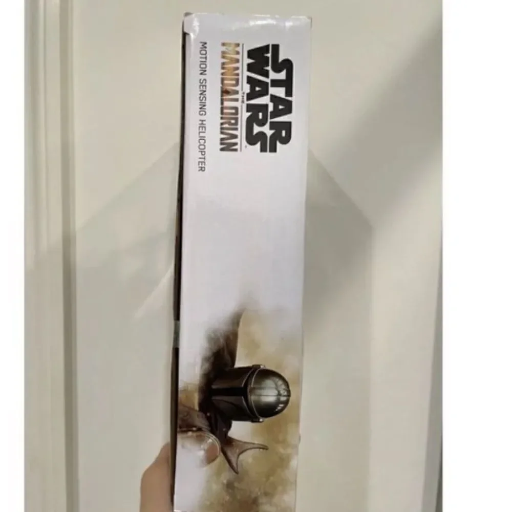2021 Star Wars Mandalorian Mando Helmet Motion Sensing Helicopter World Tech Toy
